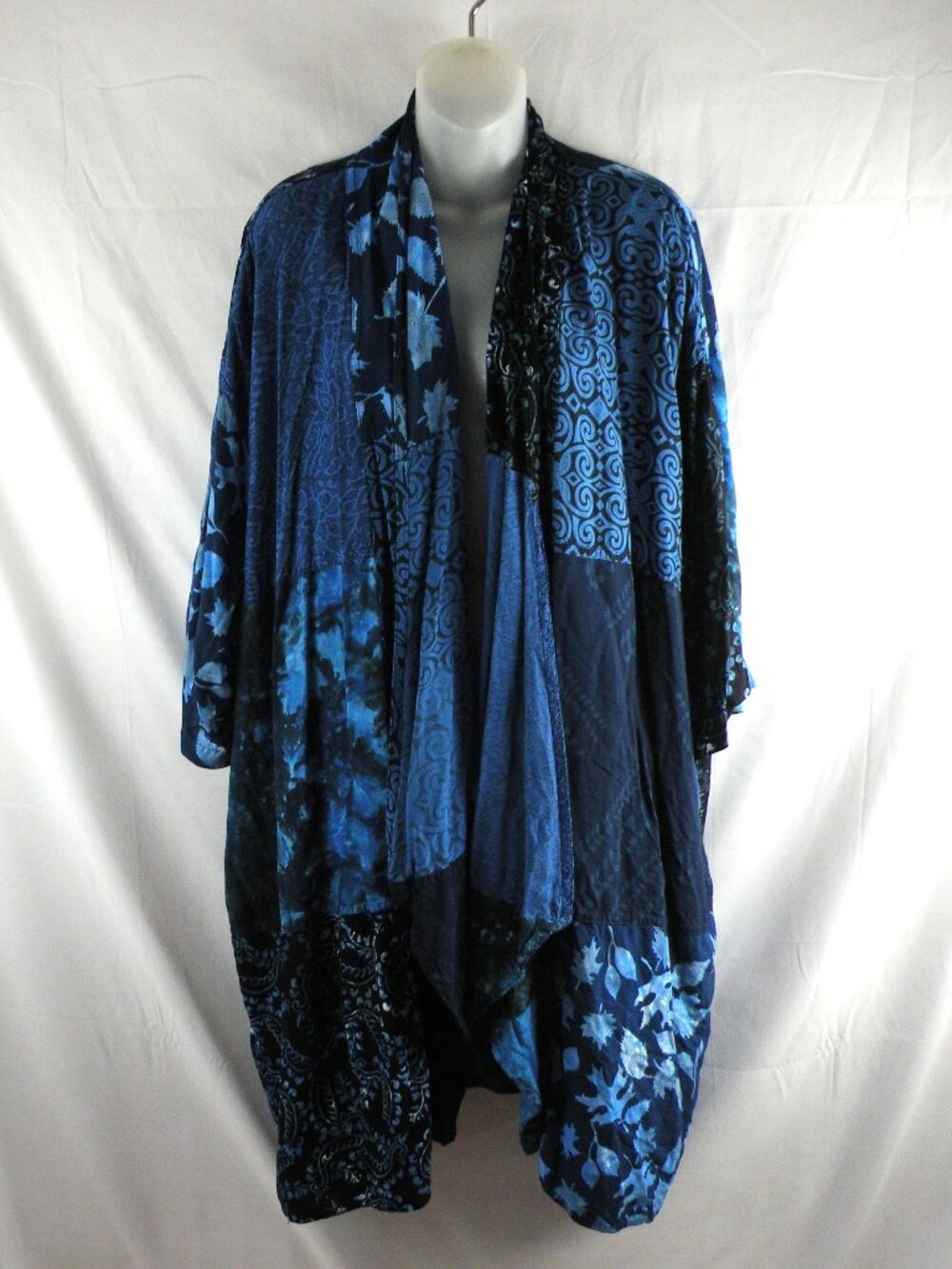 Wild Thing of Chico California Wild woman 100% rayon kimono one size fits all.